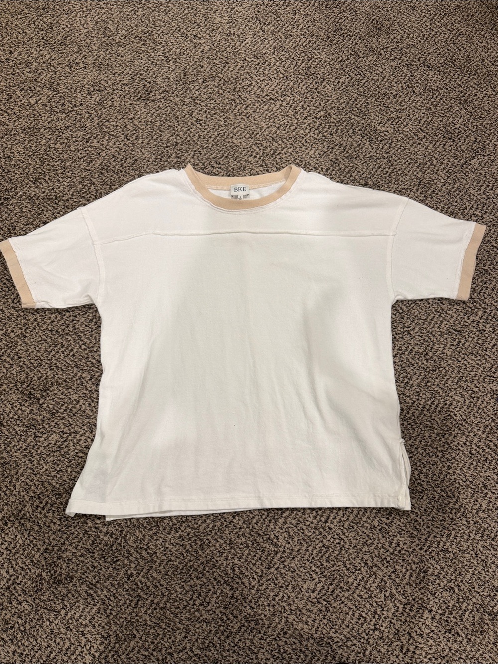 BKE White Short Sleeve Boxy Tee Size with Beige Trim